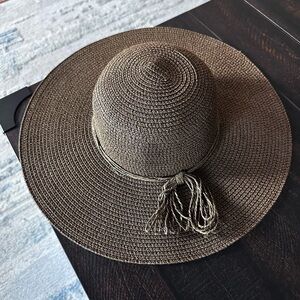 Elegant Brown Wide-Brimmed Sun Hat
